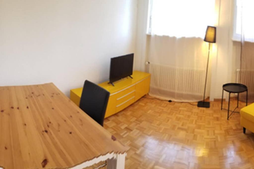 Hsh Barre 6 - City Apartment Next Cathedral Лозанна Екстер'єр фото